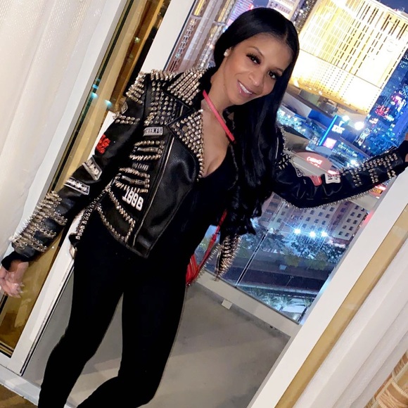 Meet Your Posher, Lydia! ❤️ - Picture 9 of 9